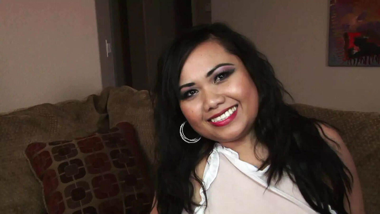 Sexual threesome wife MILF with dark hair penetrated