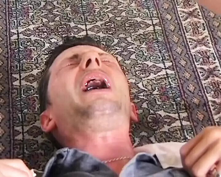 Brunette German whore sucks dick doctor