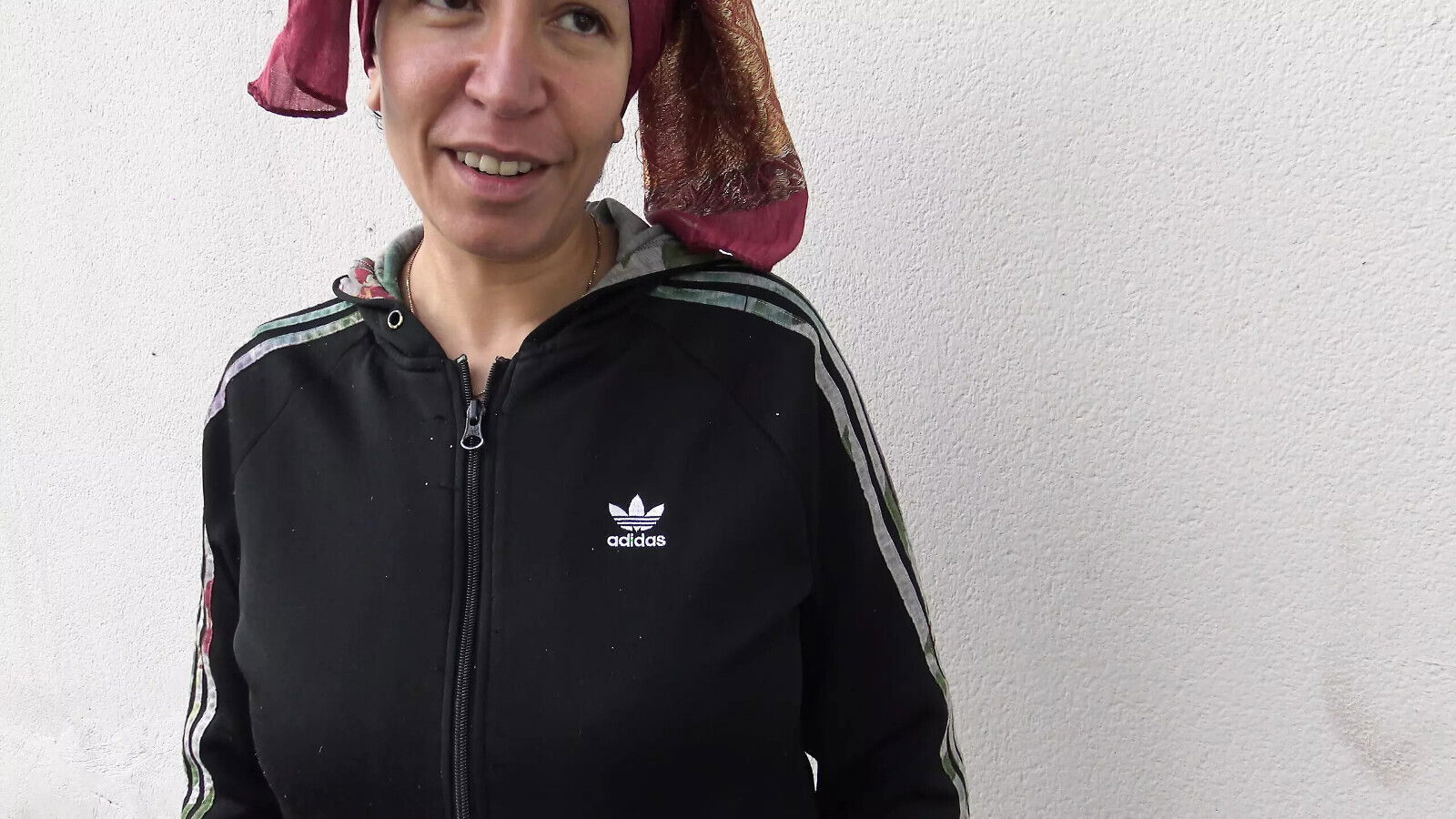 Turkish girl GERMANY HORNY with stranger during lunch break.