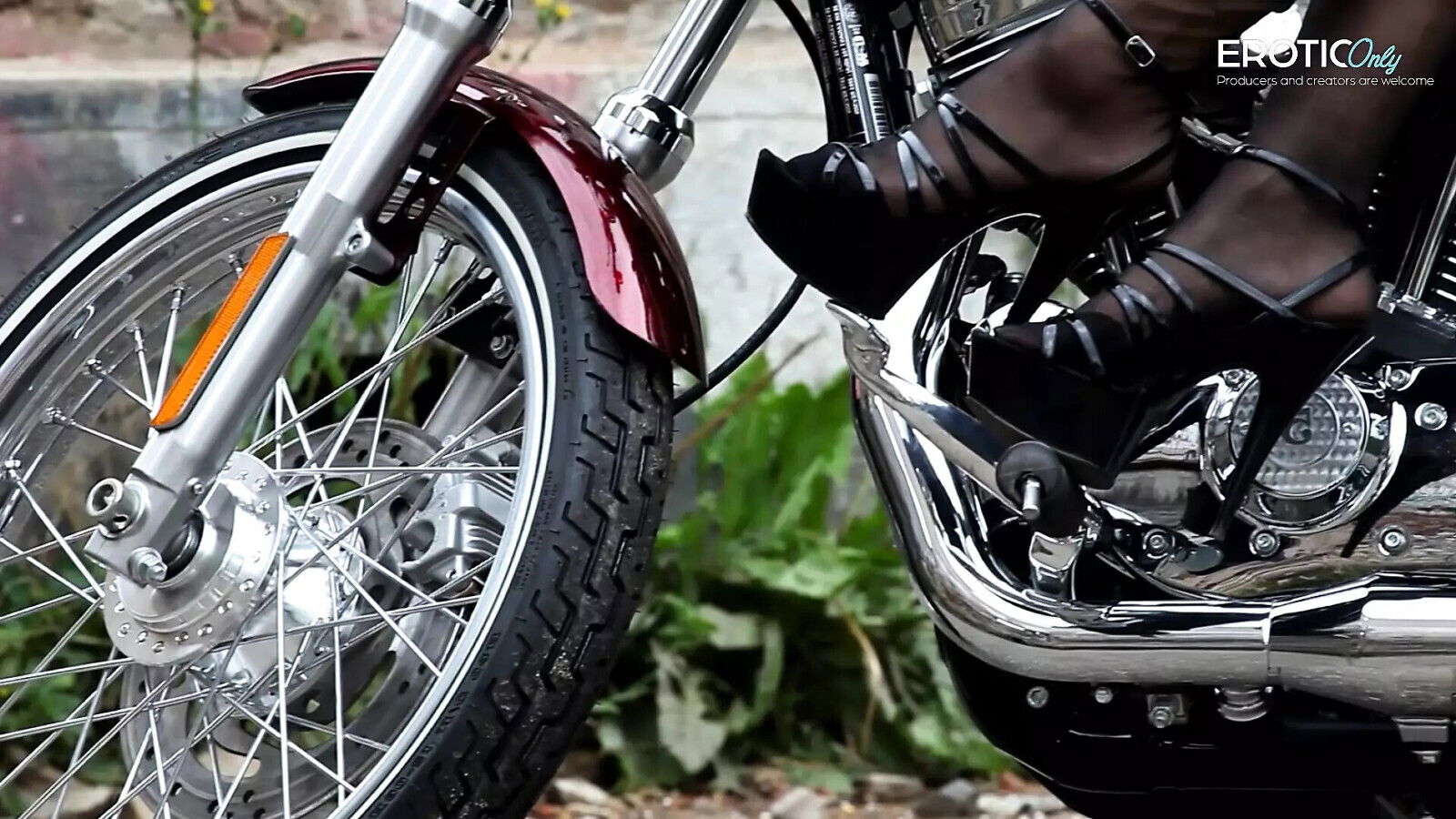 camgirl goes photo shoot with shows EroticOnly!