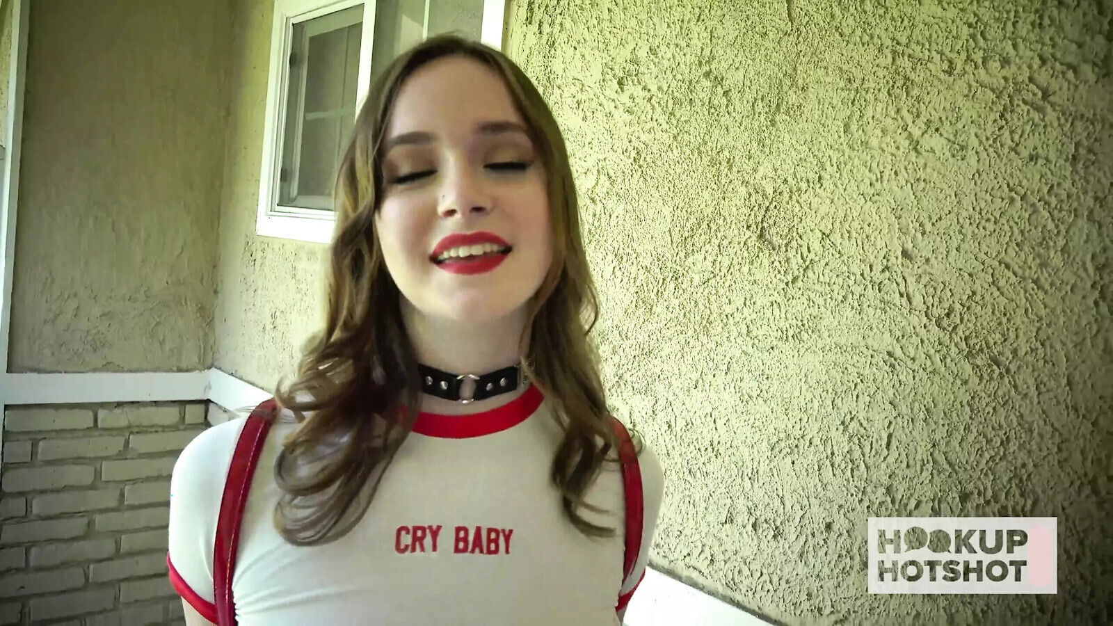 Teen Hazel Moore Lets Dick Fuck Ass!