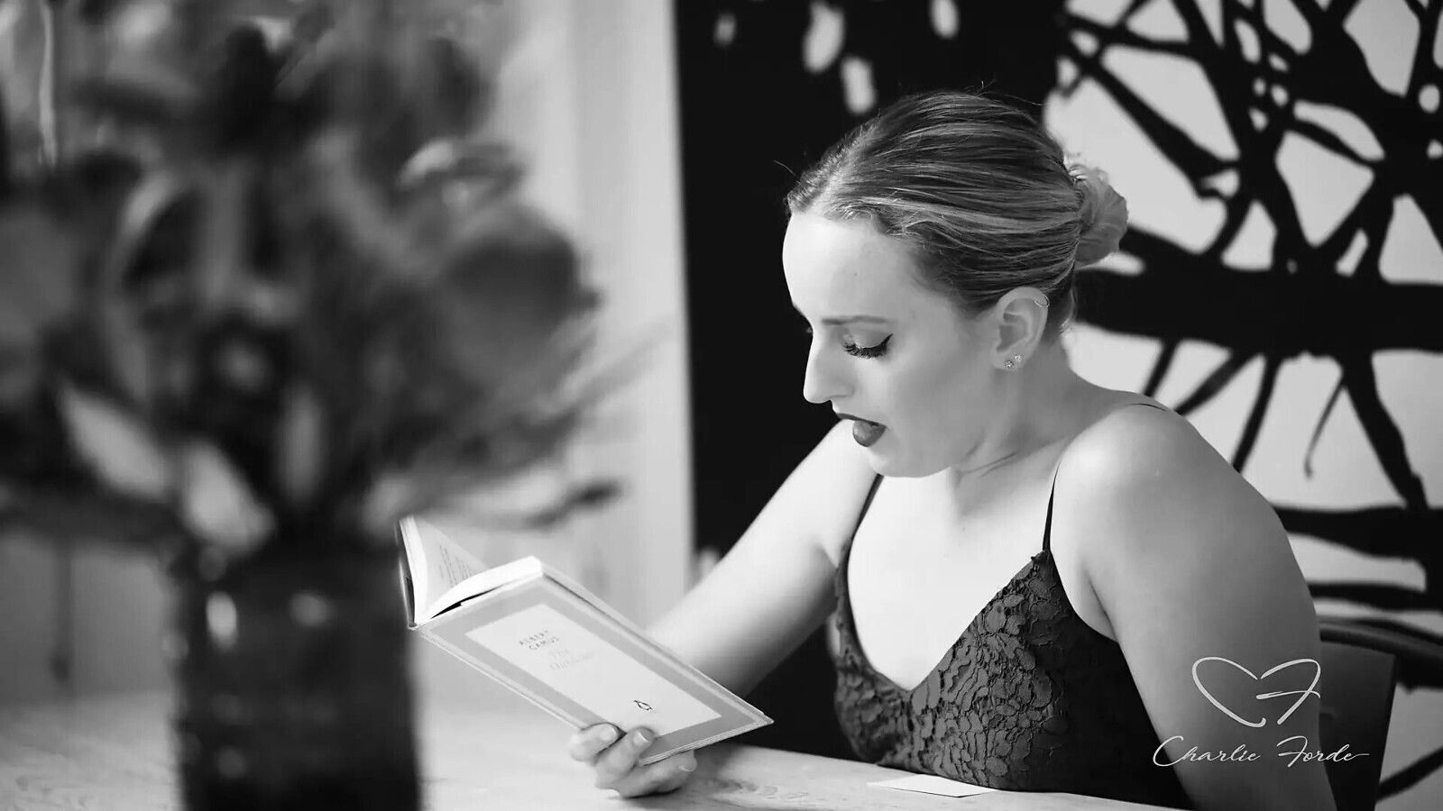 Amber Moore Eats Charlie Forde's Cunt She's Reading!