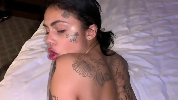 Genevieve Sinn Takes Dick Blowjob Action