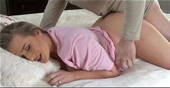 padrasto visita quarto quando estou sozinha