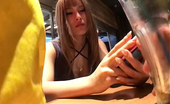 マッチングアプリで知り合った女子大生に5万渡してそのままホテルで勝手に中出し 紗羅(18歳)