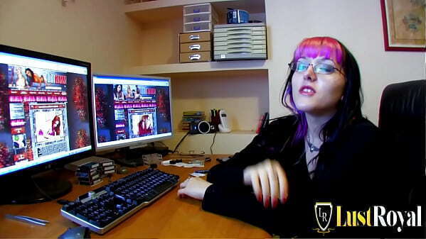 Crazy teen Ginger Roze squirted while fingering fucked