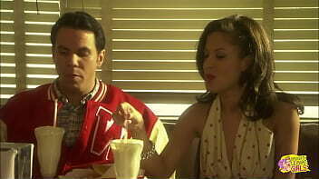 Brunette blonde girlfriends start kissing leads lesbian