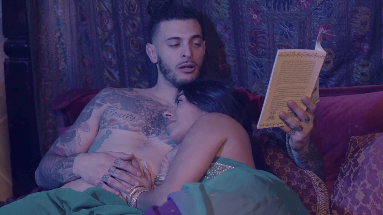 Missionary, mirror sex, pussy licking