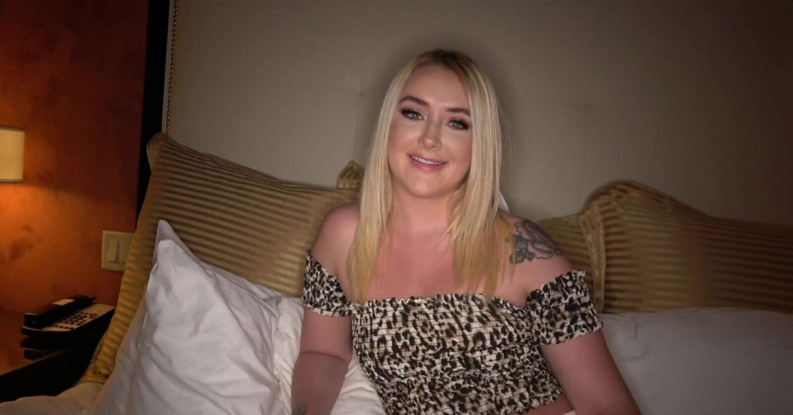 Beautiful long-haired Chloe Marie shaved pussy gives great handjob.