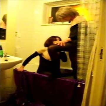 Shower Sluts: Crossdresser Fucks Young Amateur