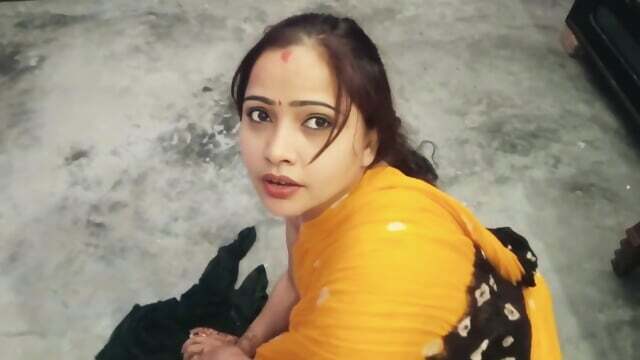 Kaamwali Akela Pakar Malik Chod Dala