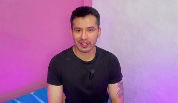 hijo 20años mejor amigo hace sexo oral baños centro comercial! Relato