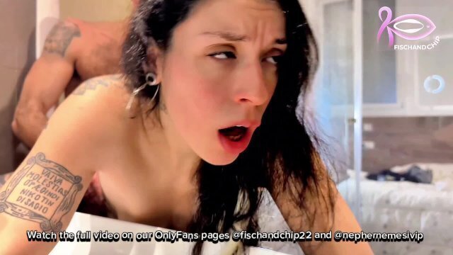 Idraulico Fisch viene chiamato perdita cliente Nemesi squirta faccia