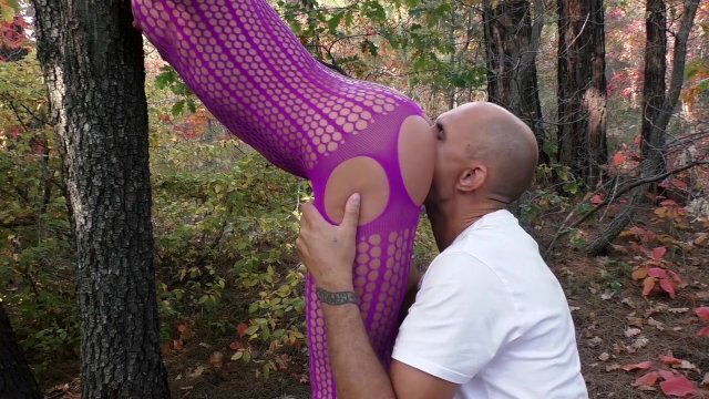 Russian kinky model seduced photographer forest