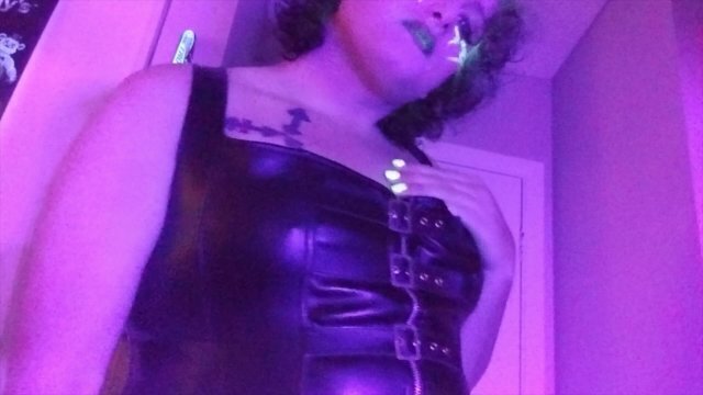 Plus size trans woman sucks fucks dildos blacklight