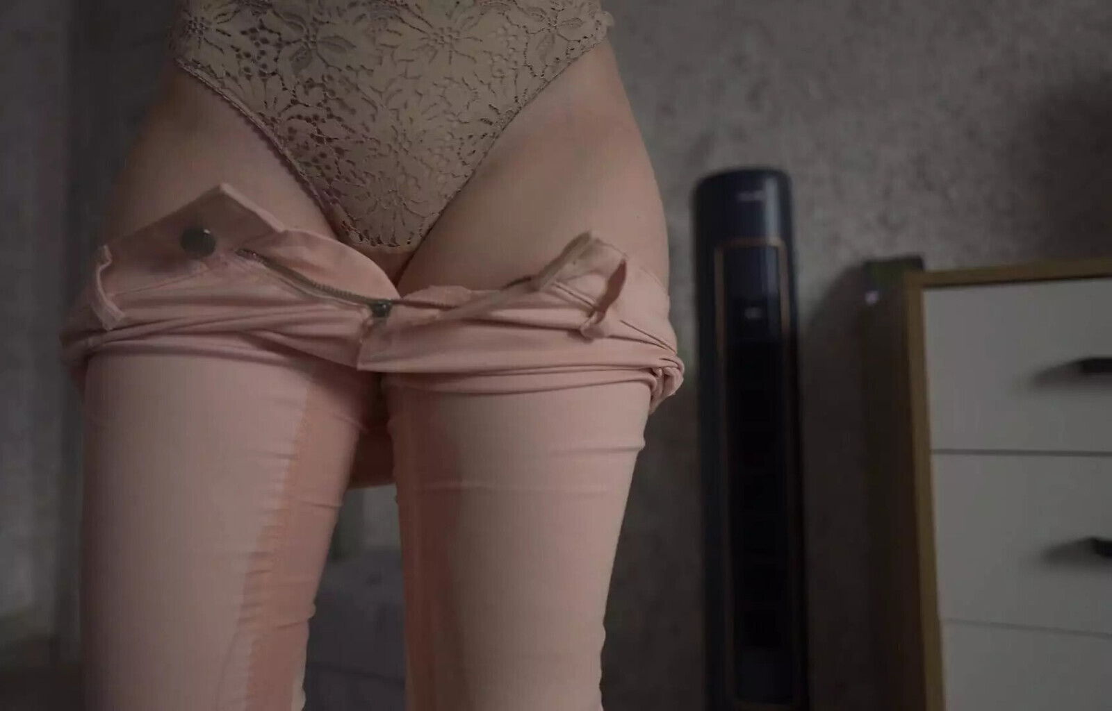 Desperation Jeans! Wetting Pants