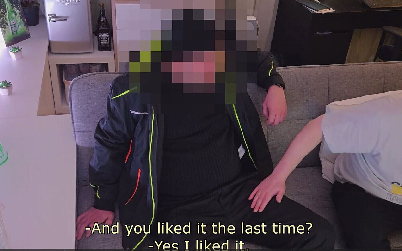 Straight Married Installer-worker Comes Back Wants Sucked Again Visit