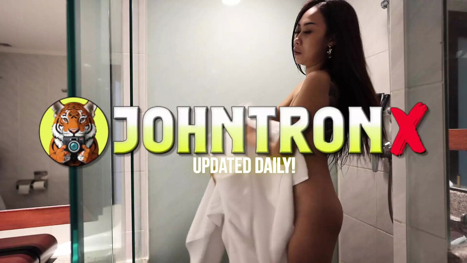 JohnTronX- Creampie sexy Thai Model