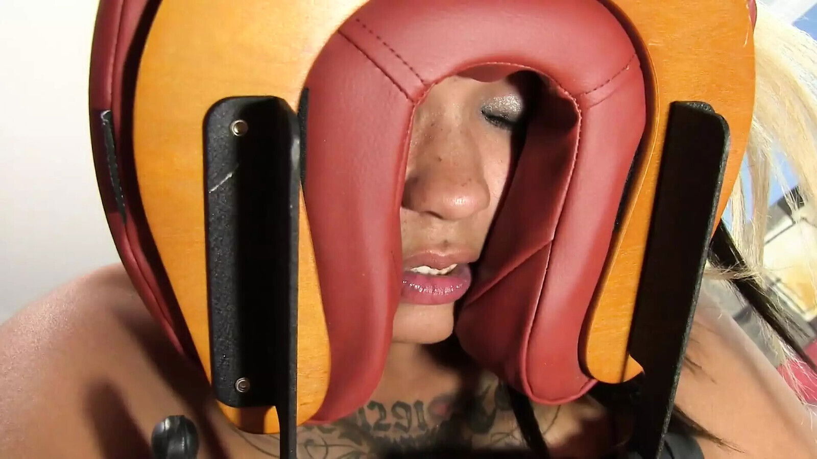 Mercedez Santos does perfect handjob fucks