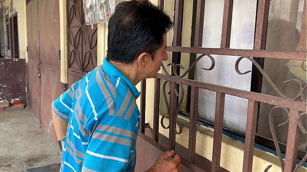 busty neighbor gets stuck!! pervert helps takes advantage REAL HOMEMADE