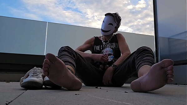 horny masturbator outdoor from sneaker barefoot