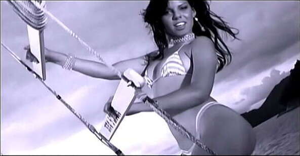 Latina Fabiane Thompson Gets Rammed