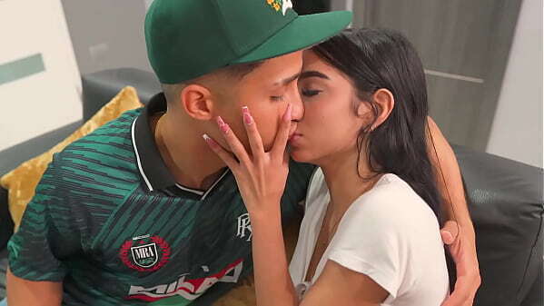 Latino fucks very petite girl meets outdoor place