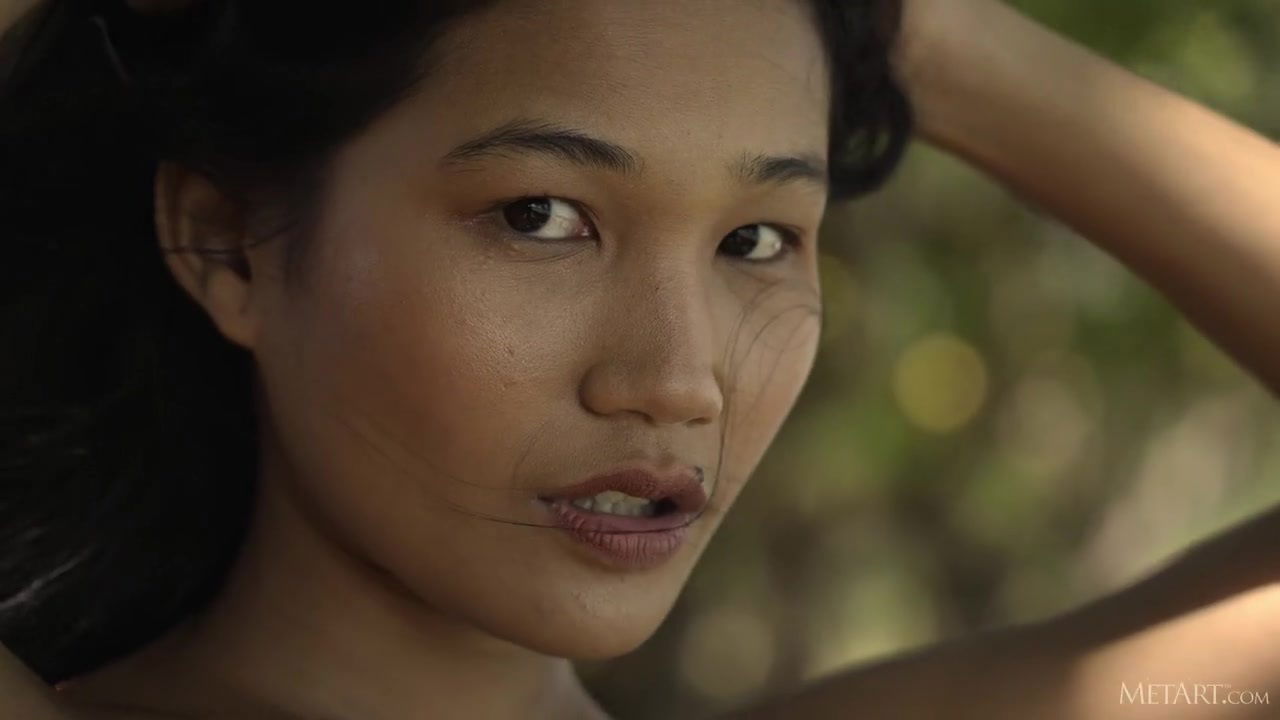 Swinging Breeze Kloyali