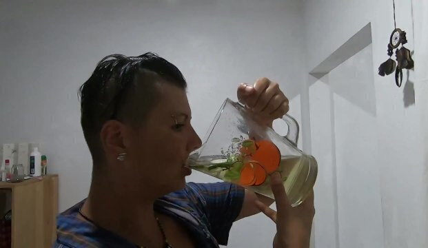 liter pee-lemonade, drink piss from