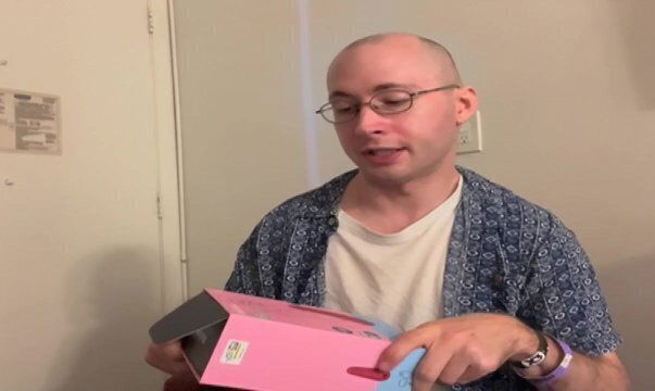 Solo Male Reviews Female Confused