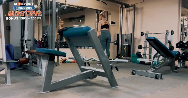 Фитнес, Снял русскую красотку спорт зале трахнул