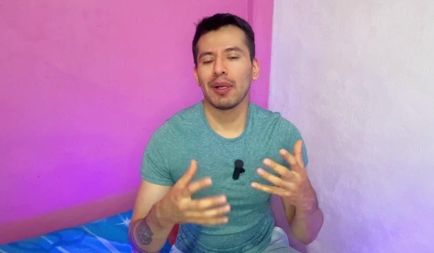 Futbolista hetero pone joven mesero haga sexo oral vergota baños publicos!