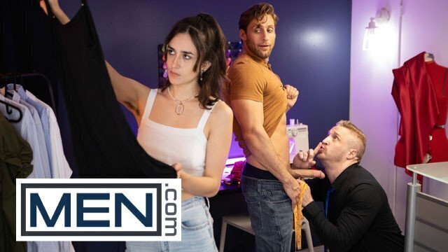 Horny Tailor Mateo Tomas Measures King's Dick Gives Sneaky Blowjob