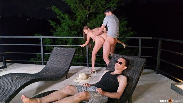 CHEAT HUSBAND WITH YOUNG WAITER HOTEL CATCHES