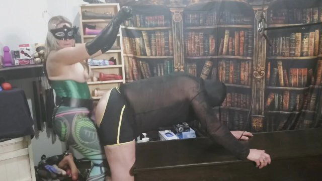 BLODIE FUCKS SLAVES WITH VERY NICE STRAP