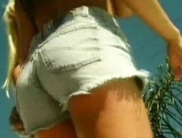 Poolside best play some steamy lesbian action