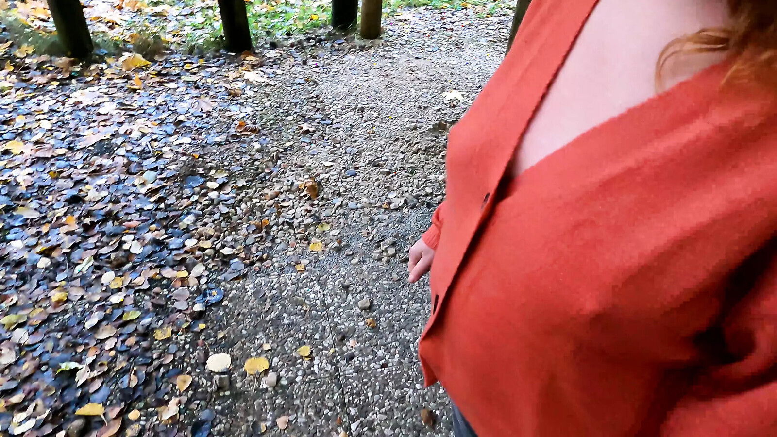 Pull your shirt wanna slap your