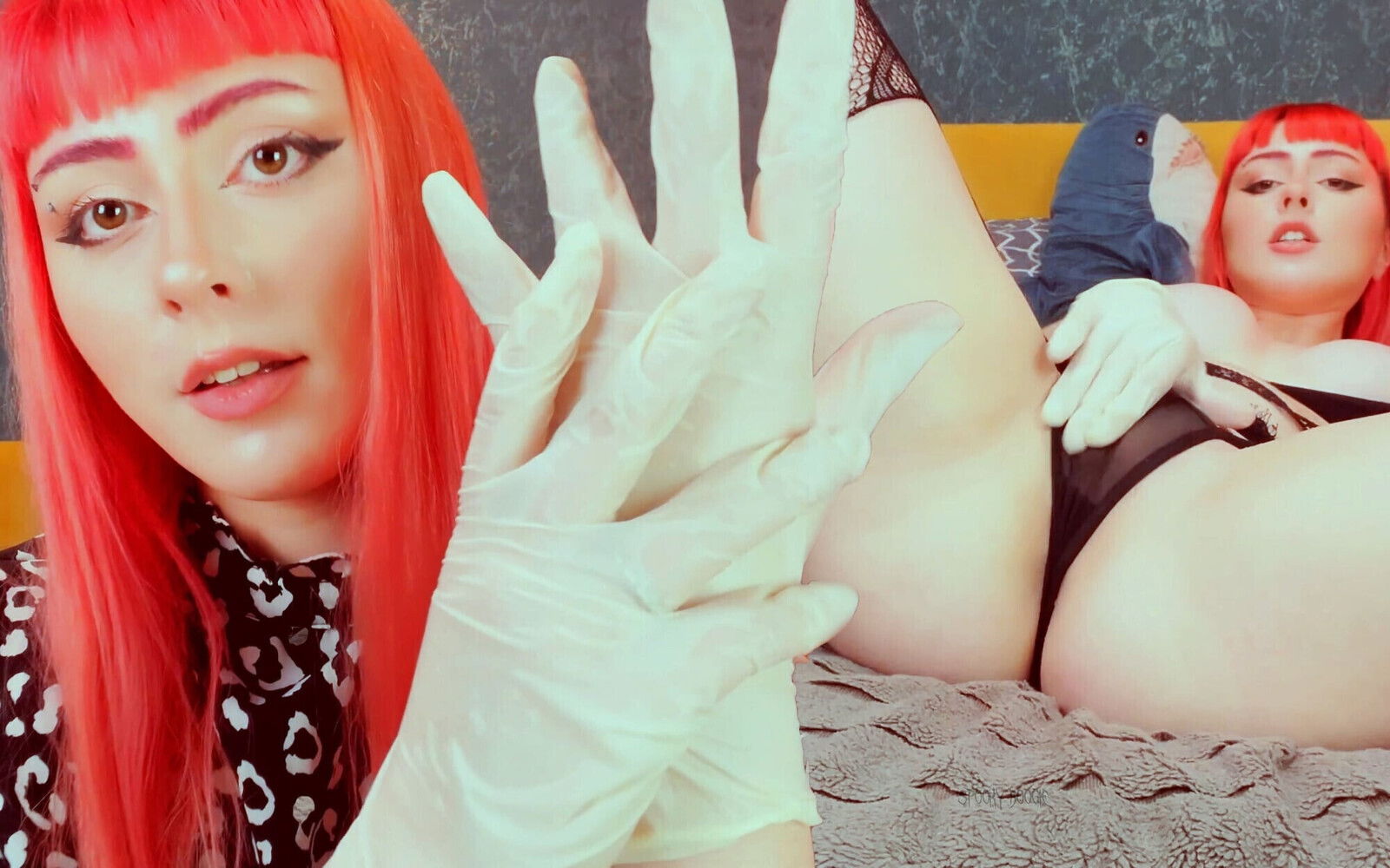 Gfe: Redhead Goth Girl Makes Handjob with Gloves