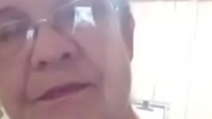 Mature MILF Live Show: Pussy Play