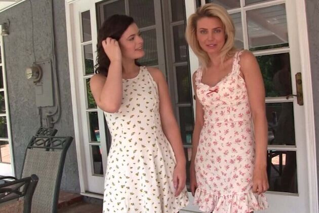 Brunette Blonde Lesbians Pussy Pool Wild Outdoor Game