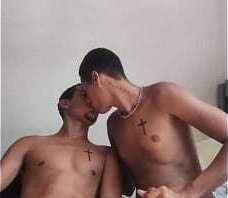 Fui brincar de broderagem mas acabei dando meu cu gostoso