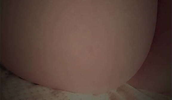 Stepsister caught with finger asshole