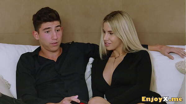 Miss Naughty flaunts hook-up appeal.Horny housewife gargles meat kitchen enjoy hottest porn!