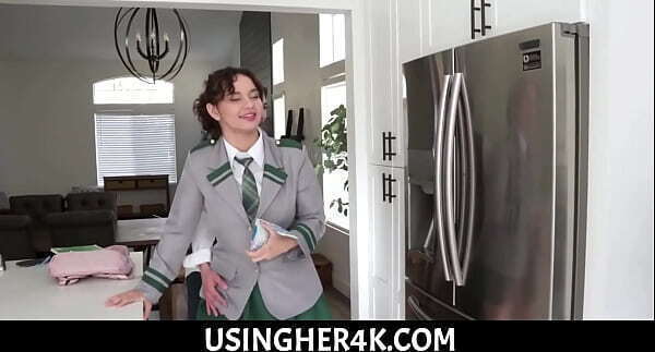 UsingHer4K Freeuse Booty Teen StepDaughter Family Fucked Boyfriend Front Step Crystal Chase, Eric Dikkersun, David