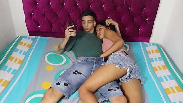 COMPARTO HABITACION MEJOR AMIGA TENGO SEXO ELLA BIEN RICO