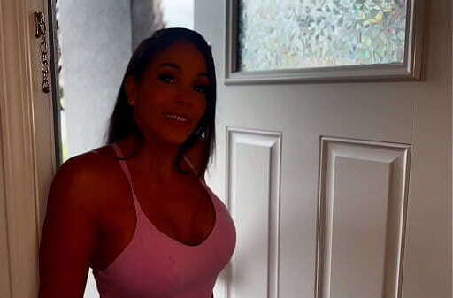 Sexy Latina comes over therapy