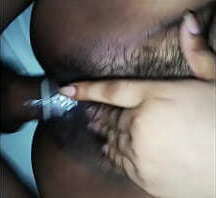 Termino mojando la cama del hotel. -Per&uacute_-