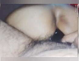 La morena encantada con sus dos agujeros llenos