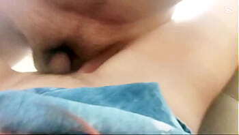 J'_ai trouv&eacute_ une belle Latina en train de se masturber et j'_ai mis ma bite en elle