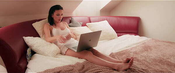 Горячая Милфа трахнулась Домовым ночь Хэллоуин